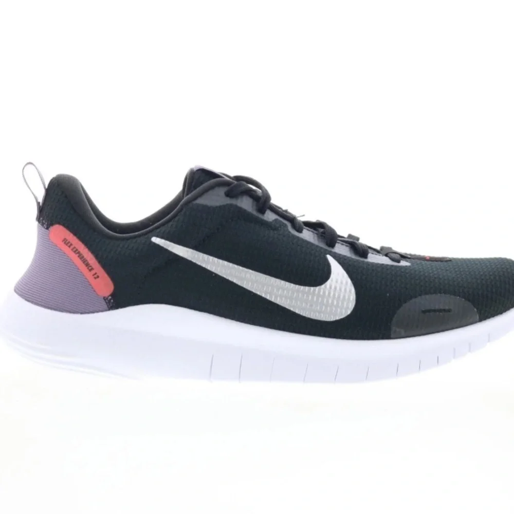 Nike Black and Silver Women's Sneakers